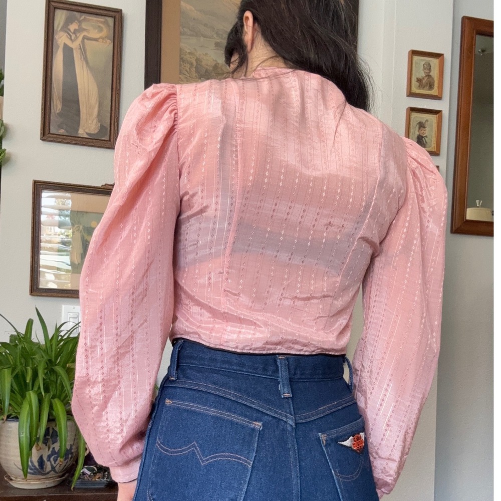 Vintage 70s prairie style Pink Cropped lurex thread Blouse Black Trim Button up - Picture 4 of 7